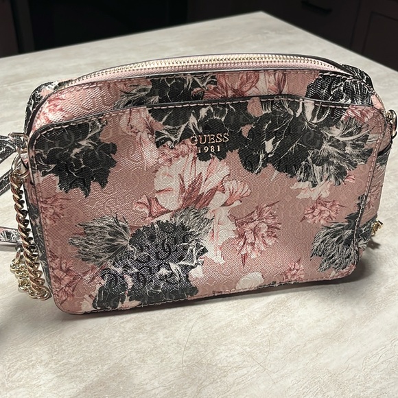 NWOT Guess Halley Floral 3 Bag/Wallet Set - Picture 5 of 10